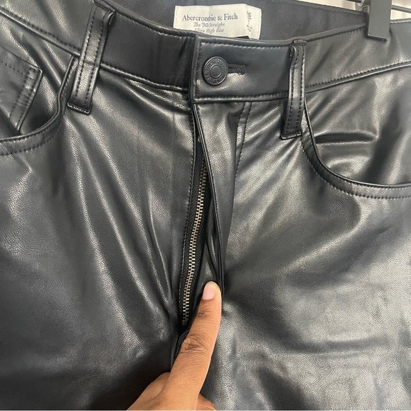 A&F Curve Love 90s Straight Faux Leather Pants Black Size 26 - Picture 7 of 8
